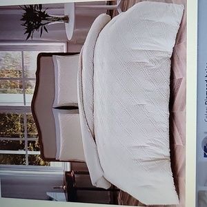 Sleepbella King 3piece comforter set beige Diamond Tufted design soft fluffy New